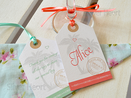 Luggage tag place settings with thank you message on reverse
